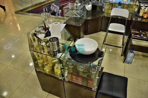 Торговый остров для элитной косметики в ТЦ Европейский 2-ой этаж