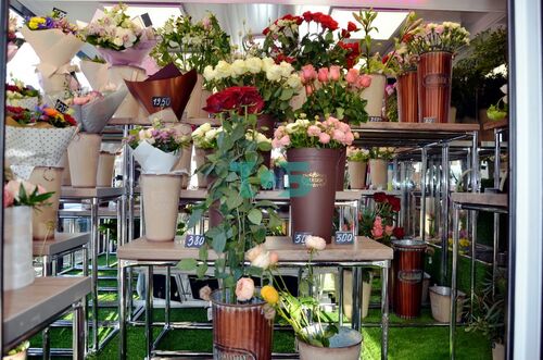 Фотографии торгового оборудования для цветочного магазина
