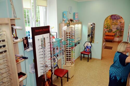 Торговое оборудование для магазина по продаже очков