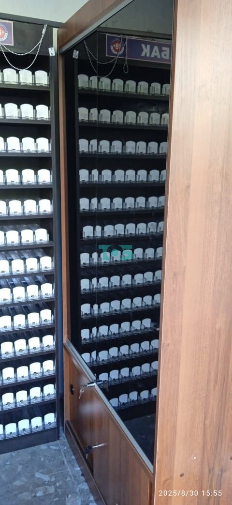 Табачные шкафы, витрины и павильоны