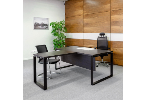 Стол руководителя с передней панелью и брифинг-приставкой Фортис, цвет венге