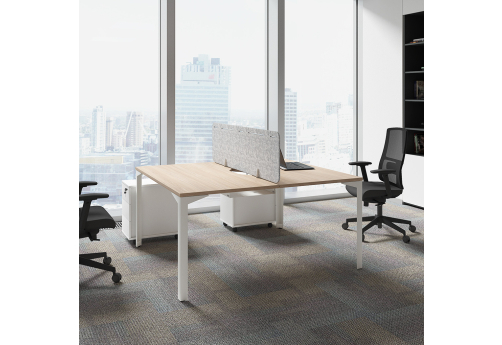 Стол составной на 2 рабочих места с вырезами и настольным экраном Кристо Персонал, цвет светлый дуб