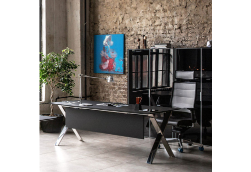 Стол руководителя с передней панелью Астер, цвет черный