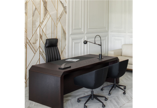 Стол для руководителя Сопрано, цвет дуб ферро + черный