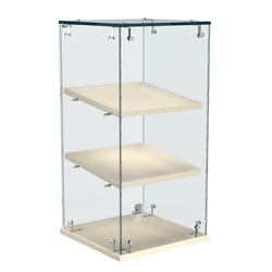 Витрина Истра настольная №21-ДН с наклонными полками из ДСП, Крем Вайс